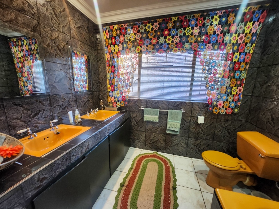 4 Bedroom Property for Sale in Wilkoppies North West